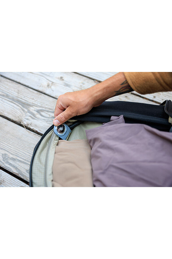 Gregory  Border Carry On 40  Black Lichen