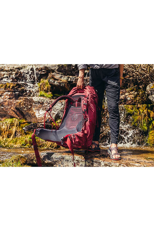 Gregory Kalmia 60 Backpack- Women's · Bordeaux Red