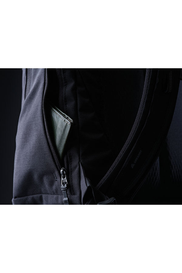 Outset 20L Daypack Onyx Black