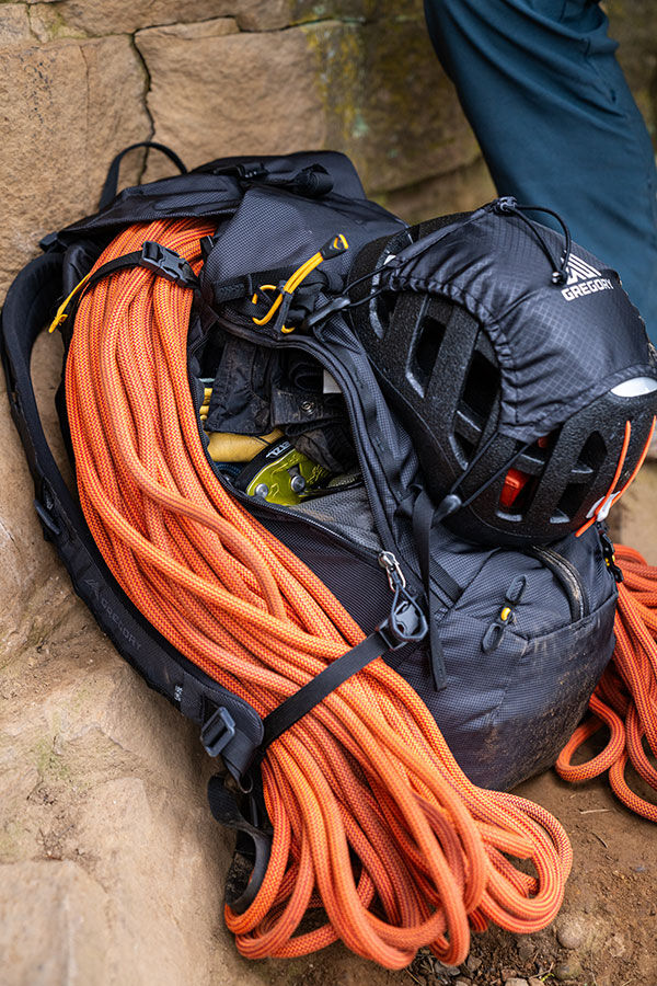 Gregory  Alpinisto 30 MD/LG  Summit Black