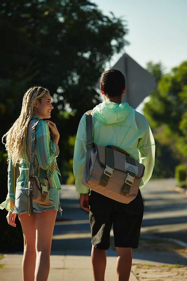 Jawbreaker Messenger 18L Messenger bag Field Tan | Gregory UK