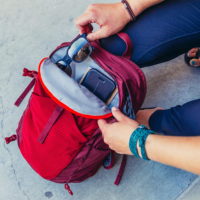 Zip-off daypack 18L