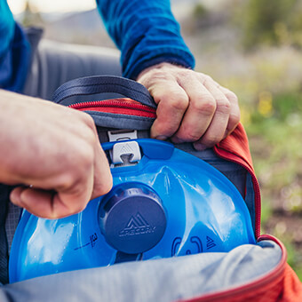 Day Hiking Mode - Compatible with 3D Hydro enabled packs, featuring the SpeedClip hydration mounting system for cross-over use