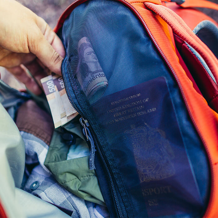 Poche de sécurité interne zippée à accès rapide