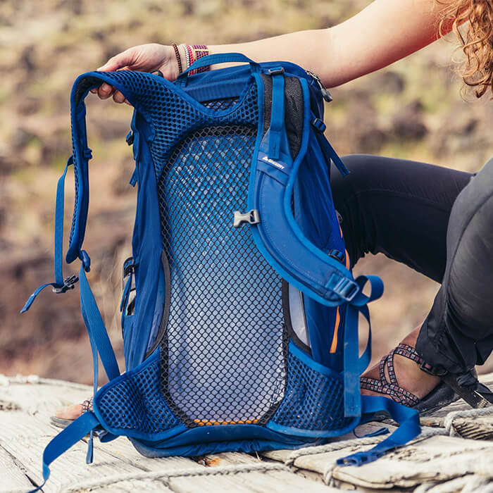 FreeSpan Ventilated Backpanel - Suspended open-air mesh backpanel keeps you cool and comfortable on the trail