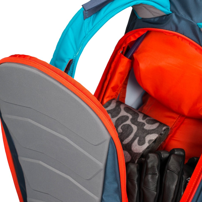 Zippered backpanel entry