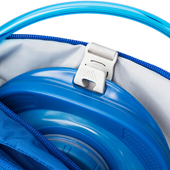 Dedicated, zippered hydration pocket with SpeedClip attachment system for compatibility with Gregory’s 3D Hydro reservoir INCLUDED