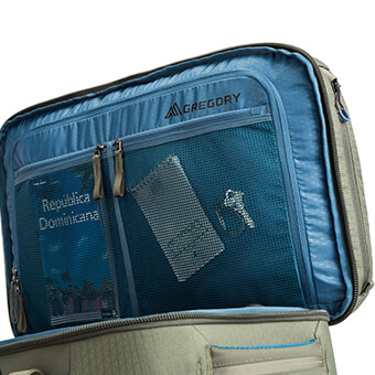 Split-case design divides the main volume of the bag into a 60/40 split with dual compression panels for super easy organisation and access + Interior mesh pockets for storage and organisation of small items