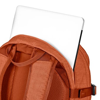 Gepolstertes Laptopfach mit Reißverschluss und individuell gestaltbarem Innenfutter * nur bei MUIR