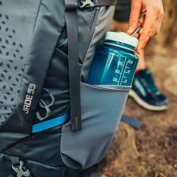 Dual side stretch mesh pockets
