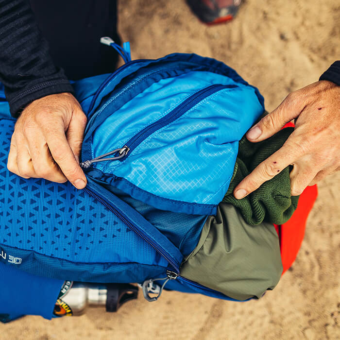 Full body U-Zip main opening - Full body U-Zip main opening on front of bag for easy unloading when you get to camp