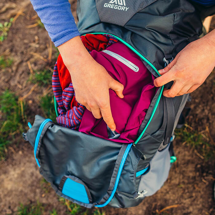 Full body U-Zip main opening - Full body U-Zip main opening on front of bag for easy unloading when you get to camp